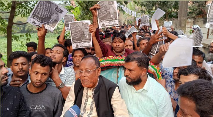 গাজী ভূমিদস্যু, তার জন্য যারা ভোট চাইছে তারা চিহ্নিত সন্ত্রাসী: শাহজাহান 