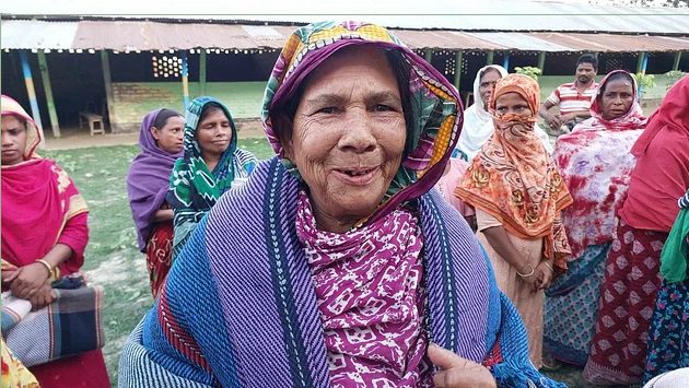 ‘এই কম্বলটা মোক অনেক শান্তি দিবে বাহে’